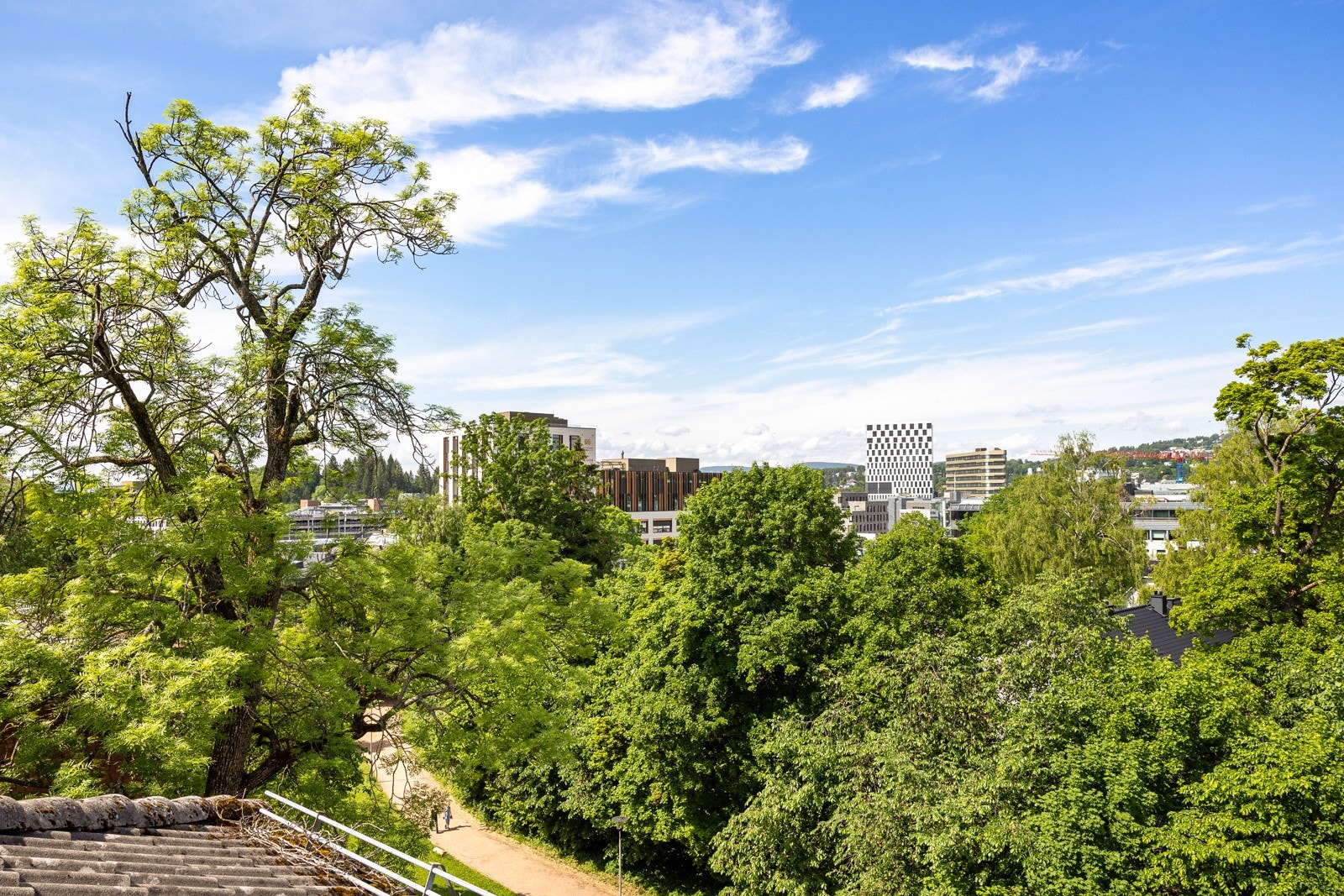 Rå utsikt fra penthouseleiligheten i Ingar Nilsens vei 5A. Galleribilde