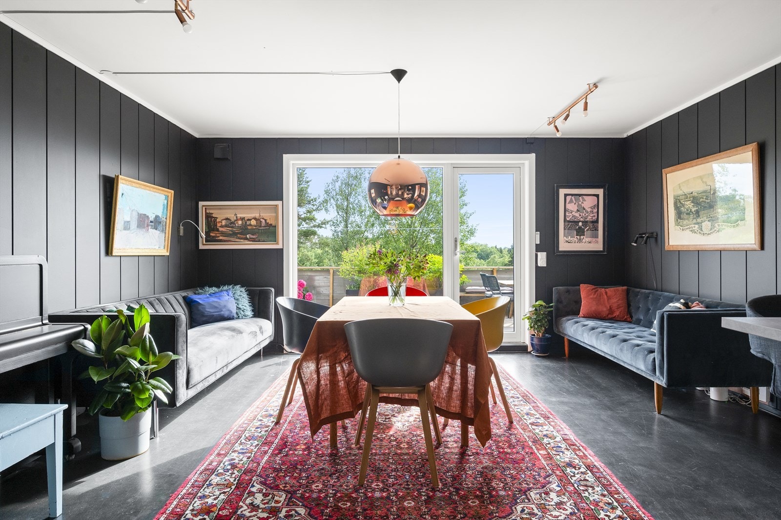 Meget innholdsrik familiebolig som er betydelig oppgradert de siste årene. Galleribilde