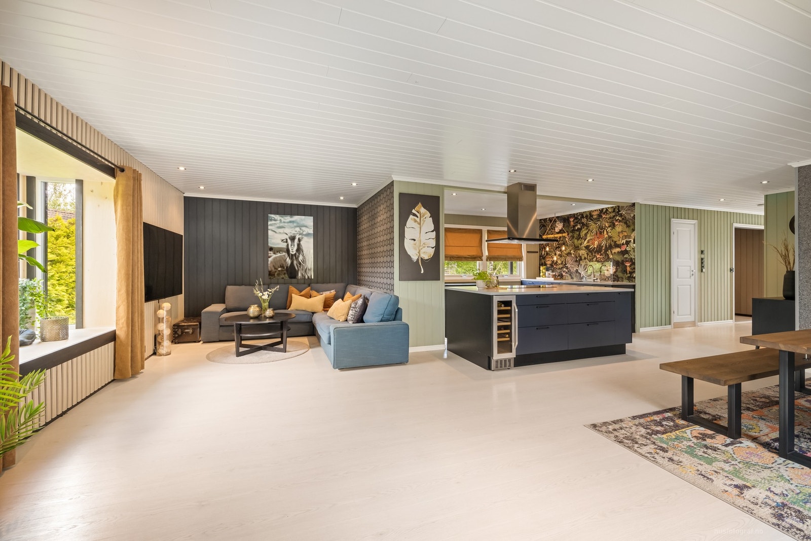 Det er gode møbleringsmuligheter i stuen Galleribilde