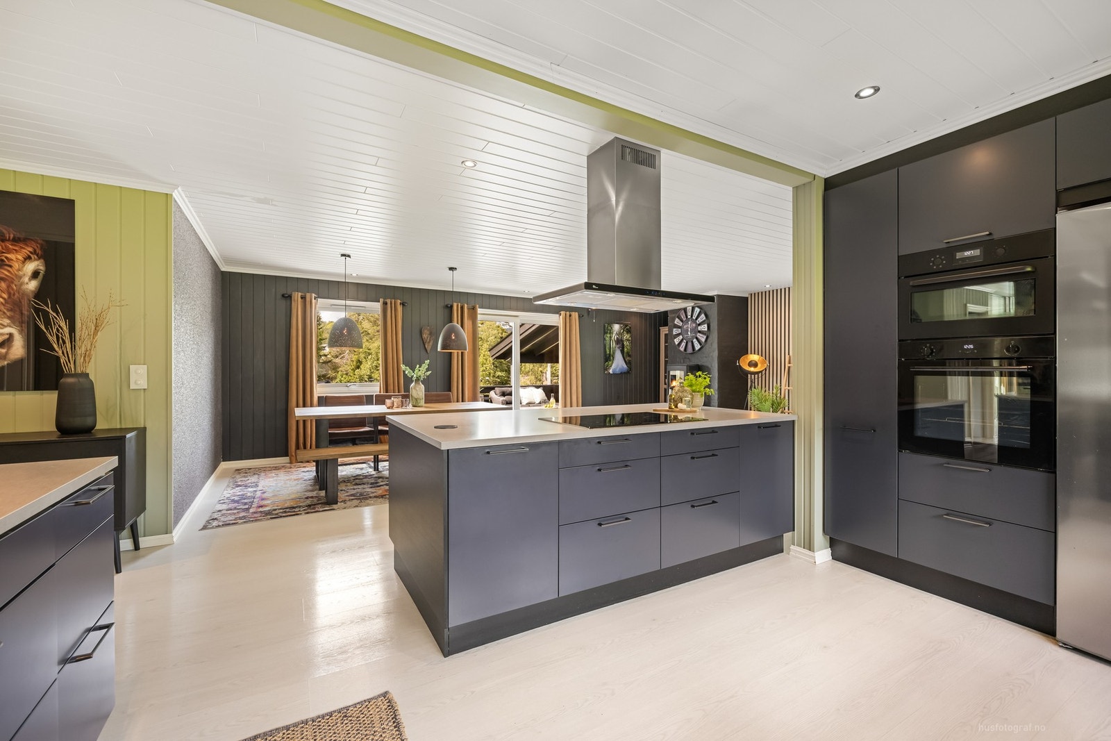 Innredning med glatte fronter fra 2019 Galleribilde