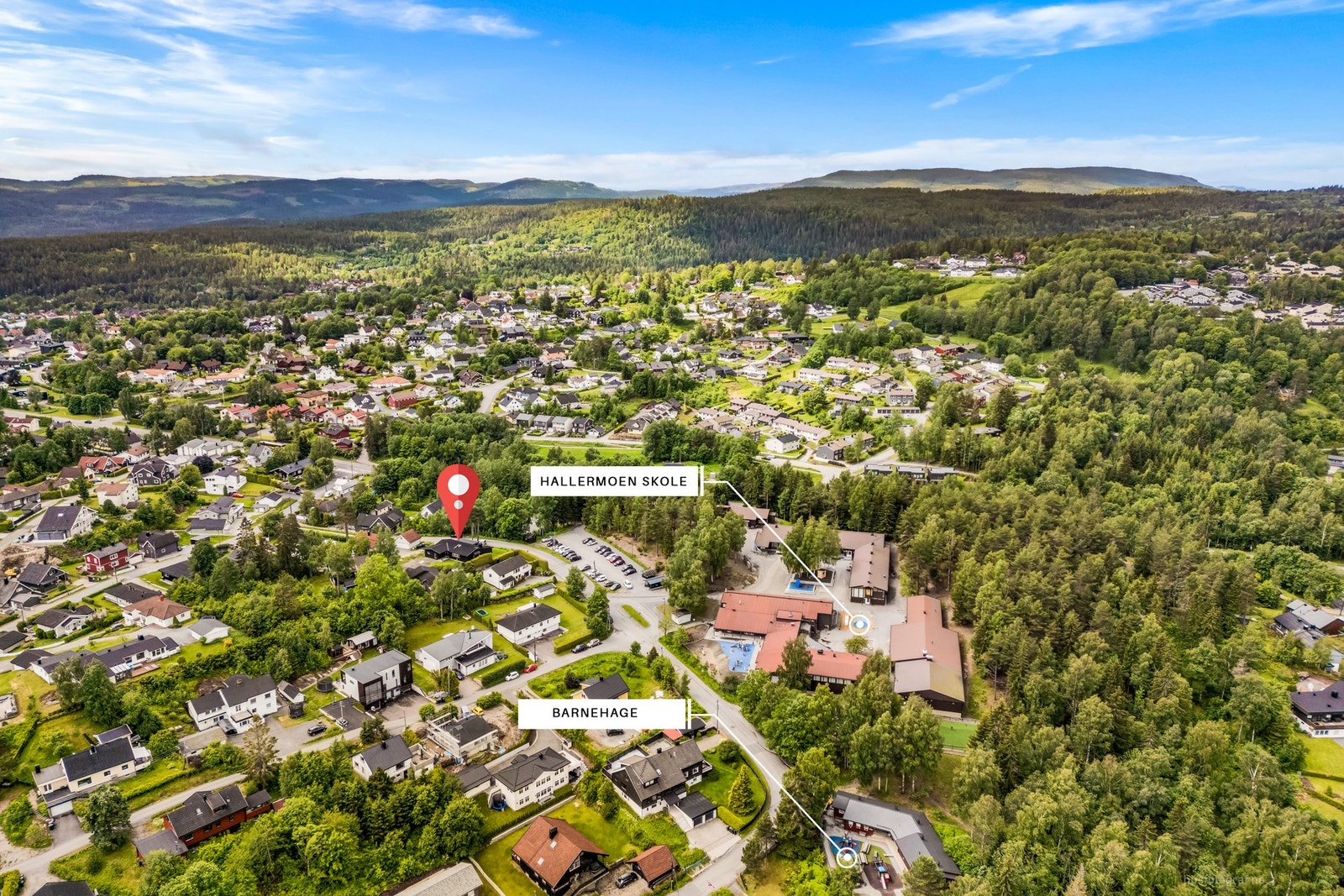 Attraktiv beliggenhet i et etablert boligfelt rett ved Hallermoen skole og turløypenettet Galleribilde