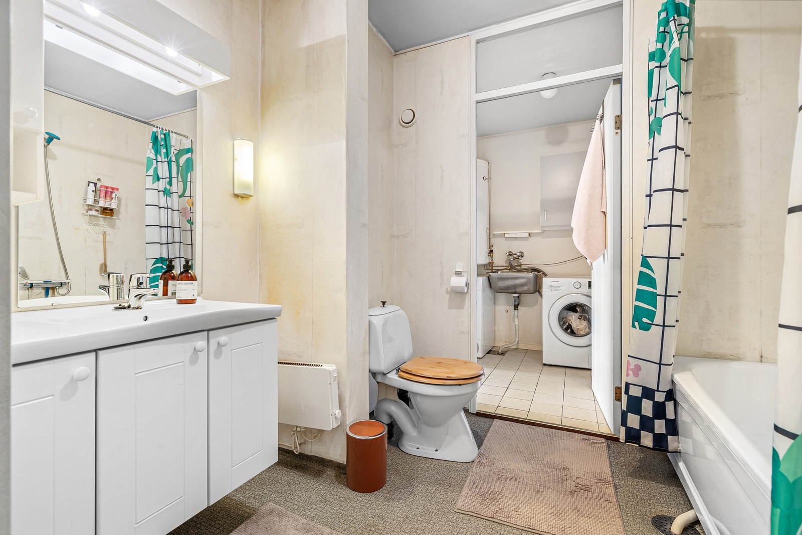 Badet er på 5kvm og er utstyrt med mekanisk avtrekk. Galleribilde