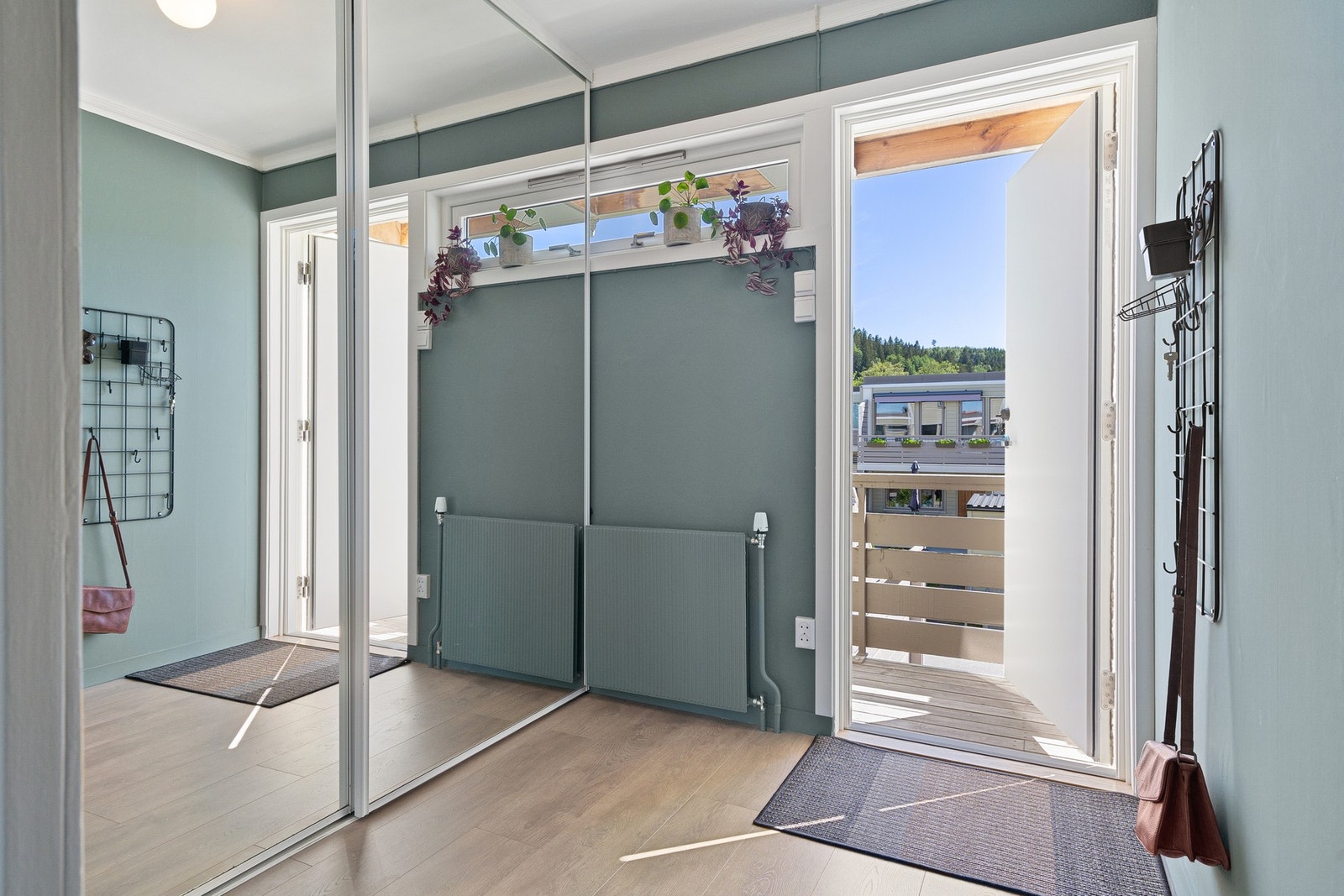 Entréen er på 5 kvm. Galleribilde