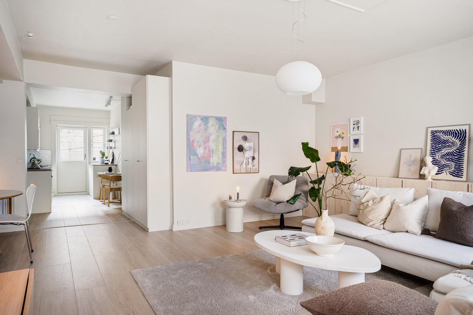 Rommet måler hele 32,6kvm! Galleribilde