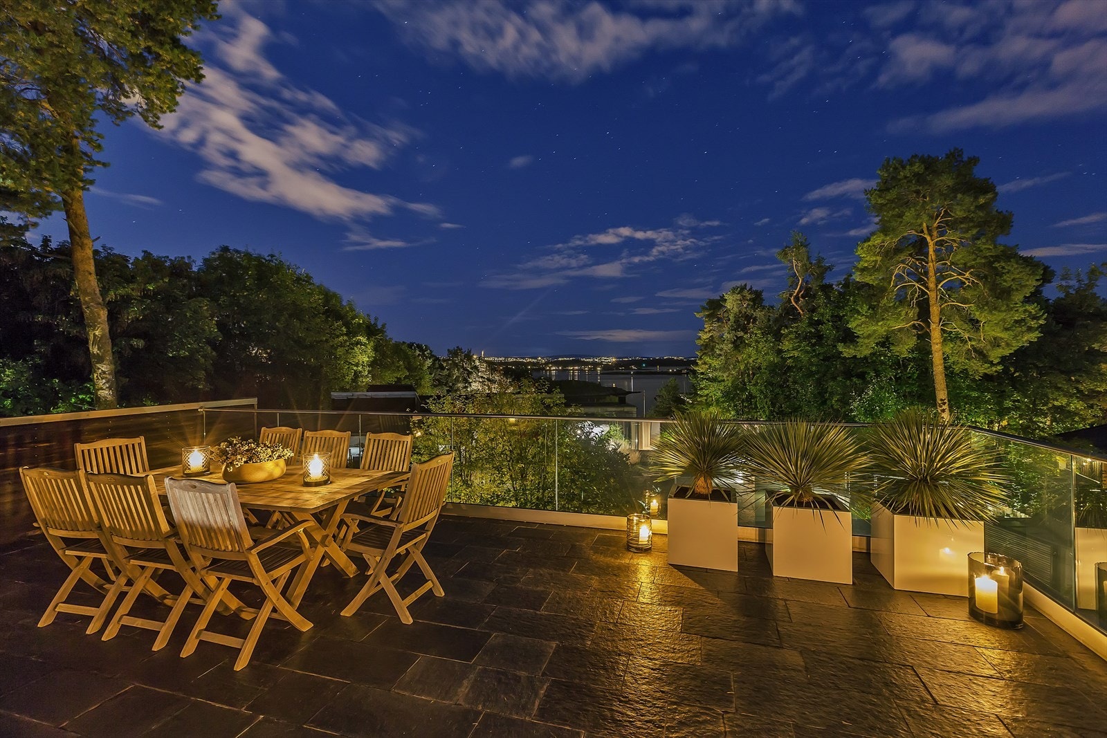 Boligen har etterspurt beliggenhet i 2. rekke fra Oslofjorden. Galleribilde