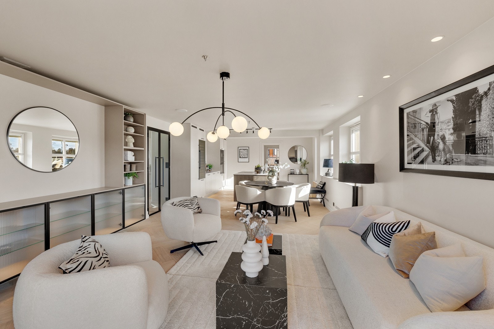 Felleskostnadene inkl. bl.a. varmtvann/fyring og kabel-tv/internett Galleribilde