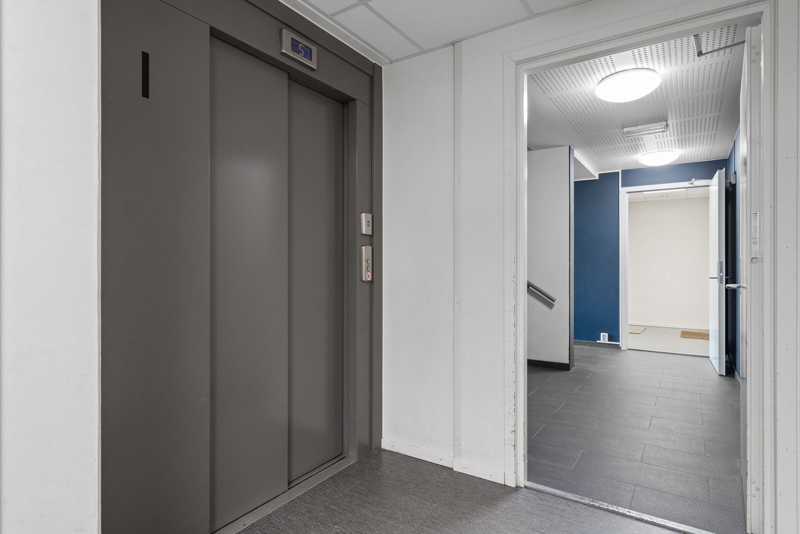 Leiligheten har bekvem adkomst med heis. Galleribilde