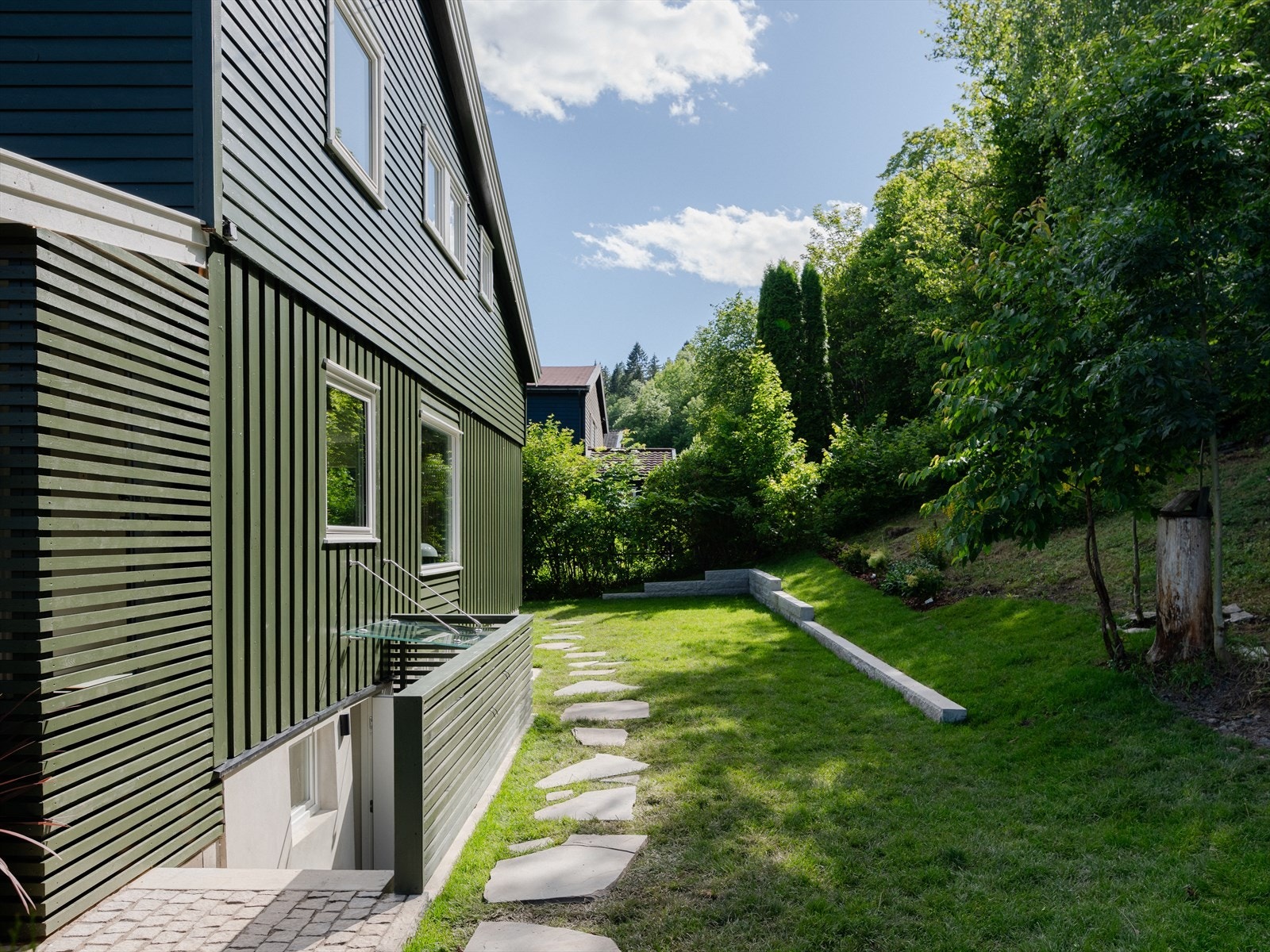 Hele huset er omfattende renovert innvendig og utvendig i 2024 Galleribilde