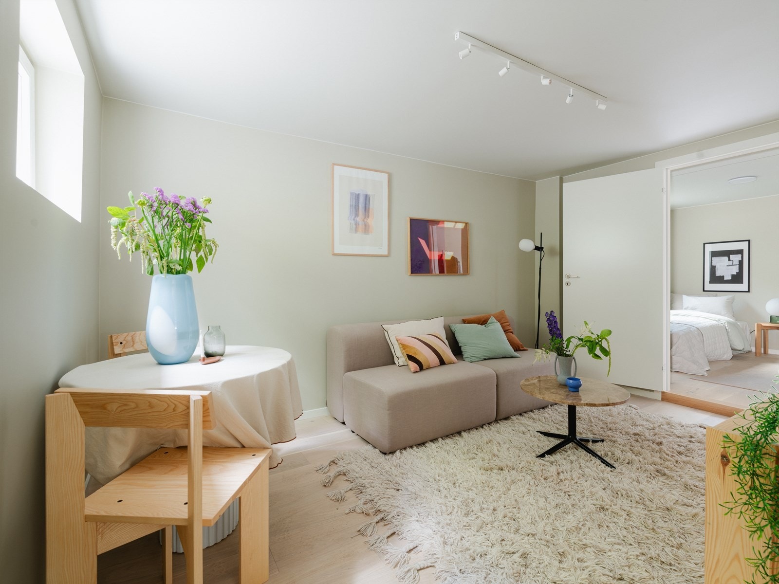 Egen inngang til kjeller Galleribilde