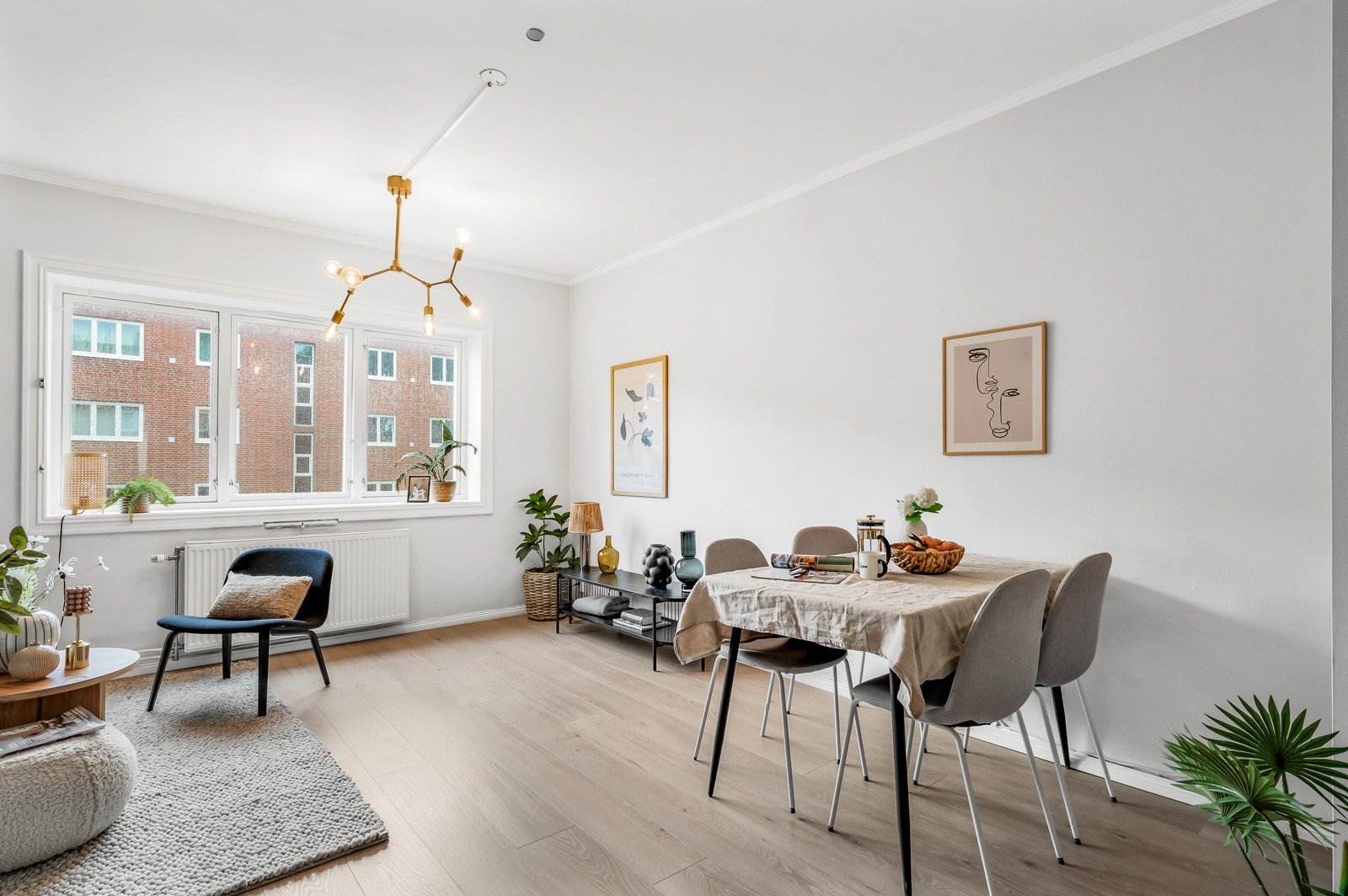 Velkommen til Knut Alvssons vei 37 - En romslig og gjennomgående 2(3)-roms med god størrelse på rommene. Galleribilde