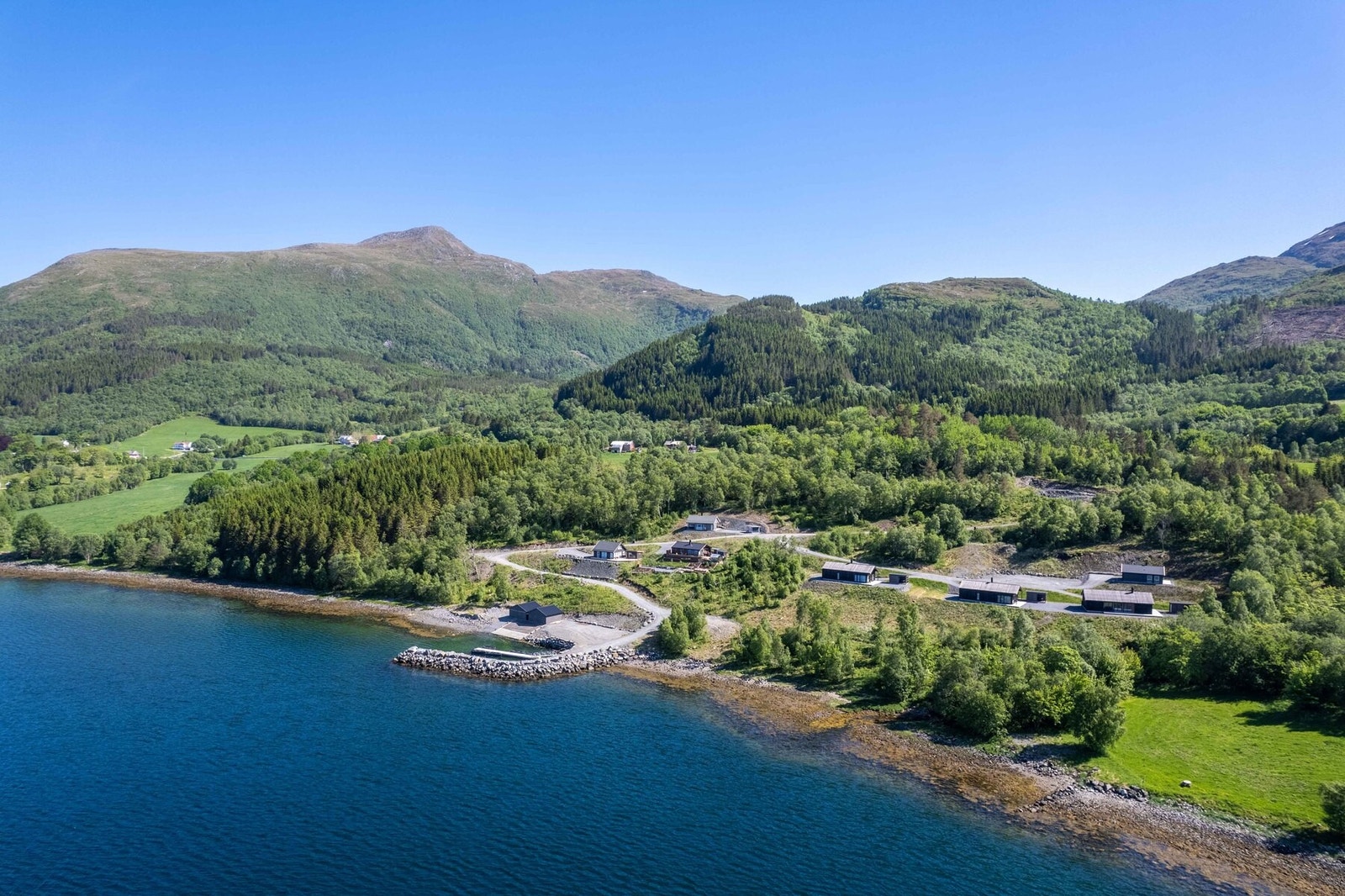 Dronefoto over tomteområdet. Galleribilde