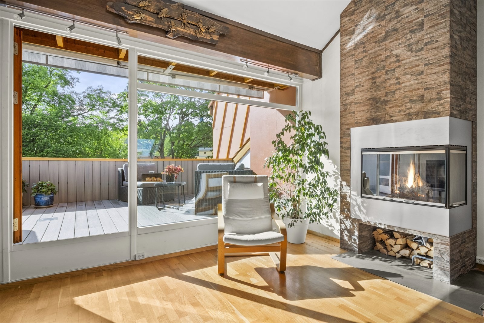 Dette er en gjennomgående leilighet med rikelig lysinnslipp fra flere himmelretninger. Galleribilde