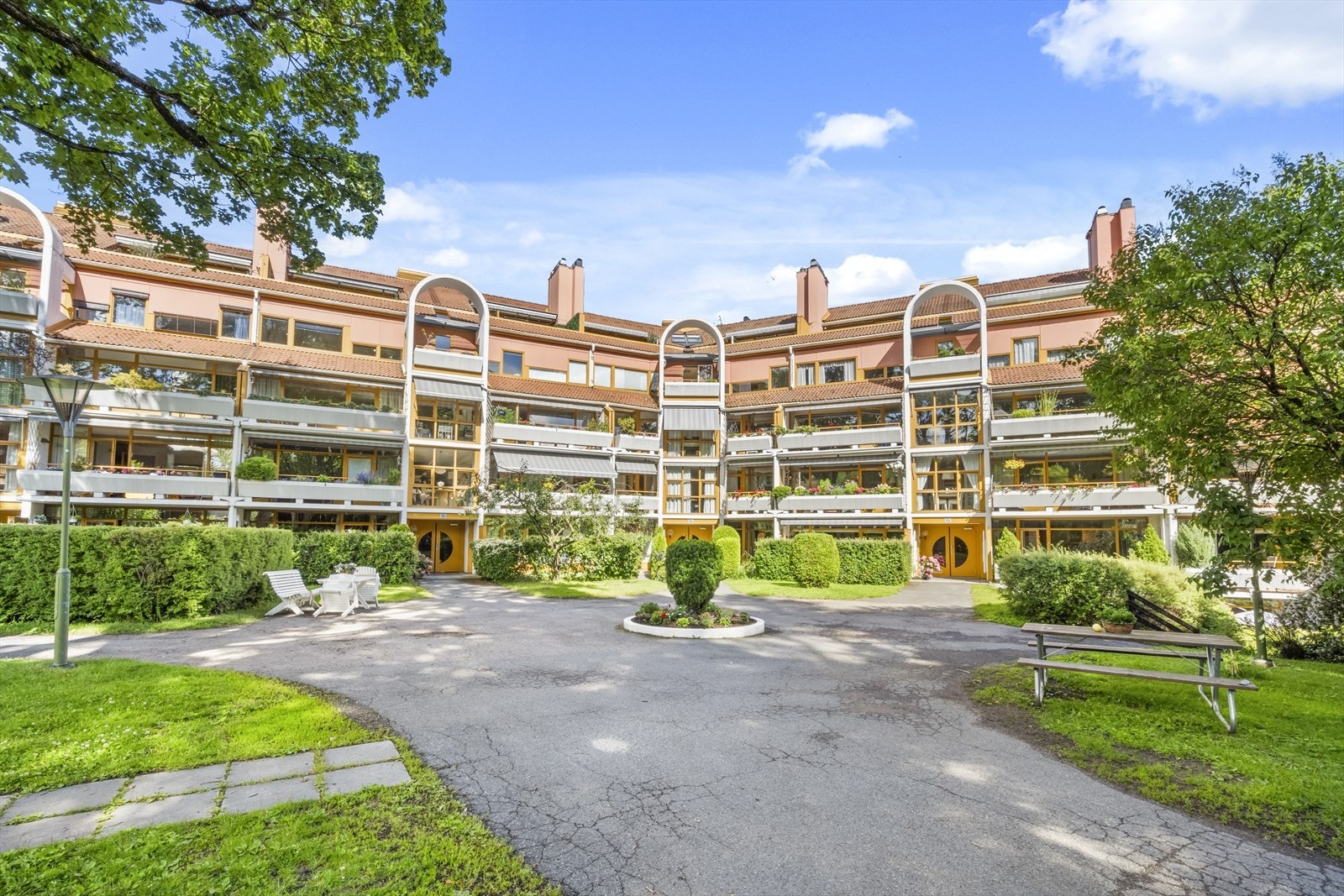 Velkommen til Ullevålsveien 96E, presentert av Nini Tran v/Eiendomsmegler1! Galleribilde