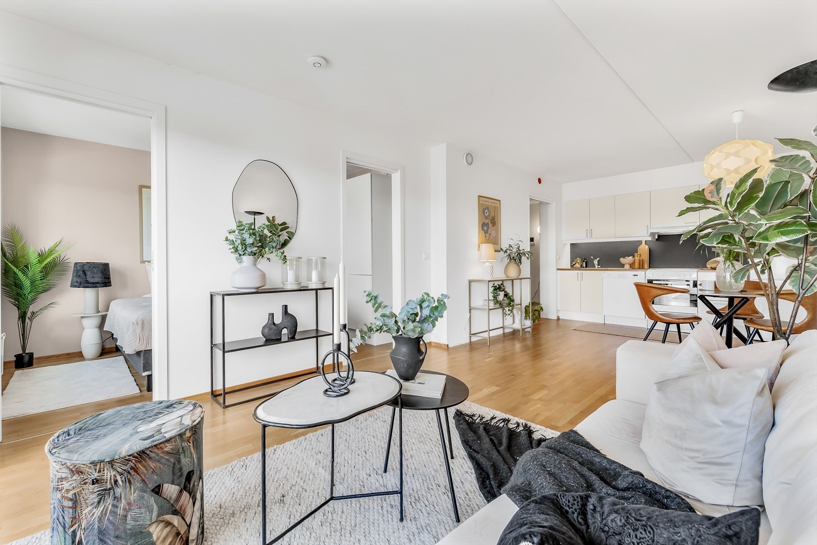 Soverommet har to inngangsdører for enkel tilgang til begge sider av sengen Galleribilde