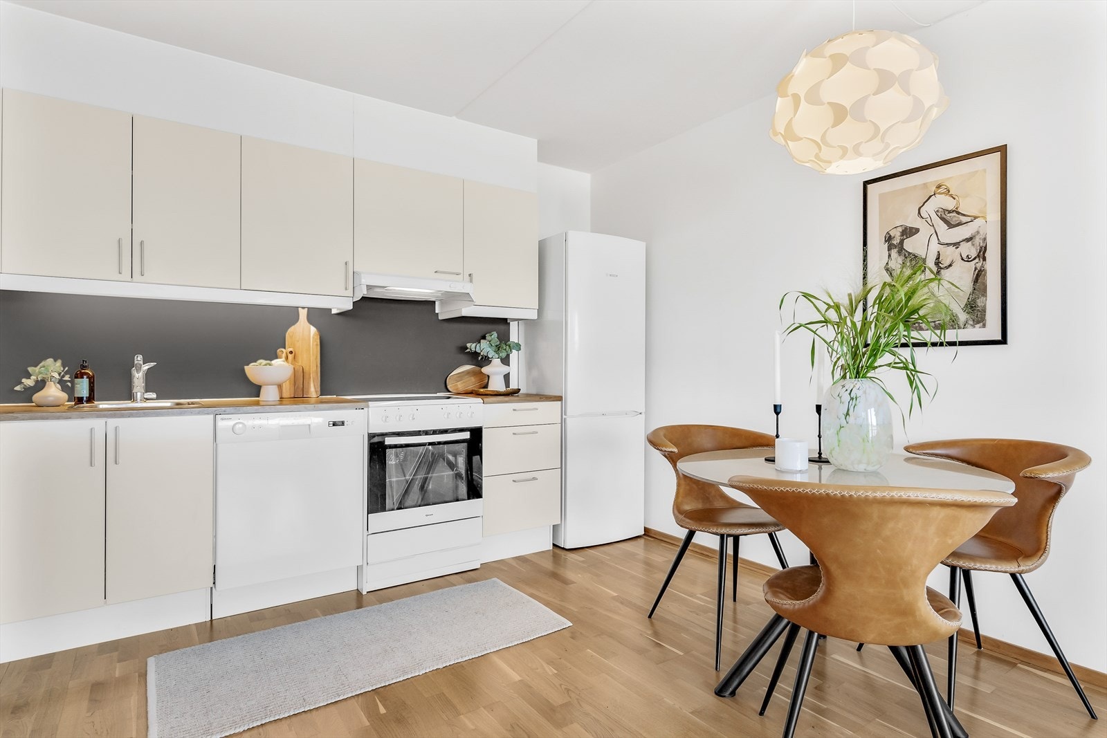 Her kan du lett lage en hyggelig middag og være sosial samtidig Galleribilde