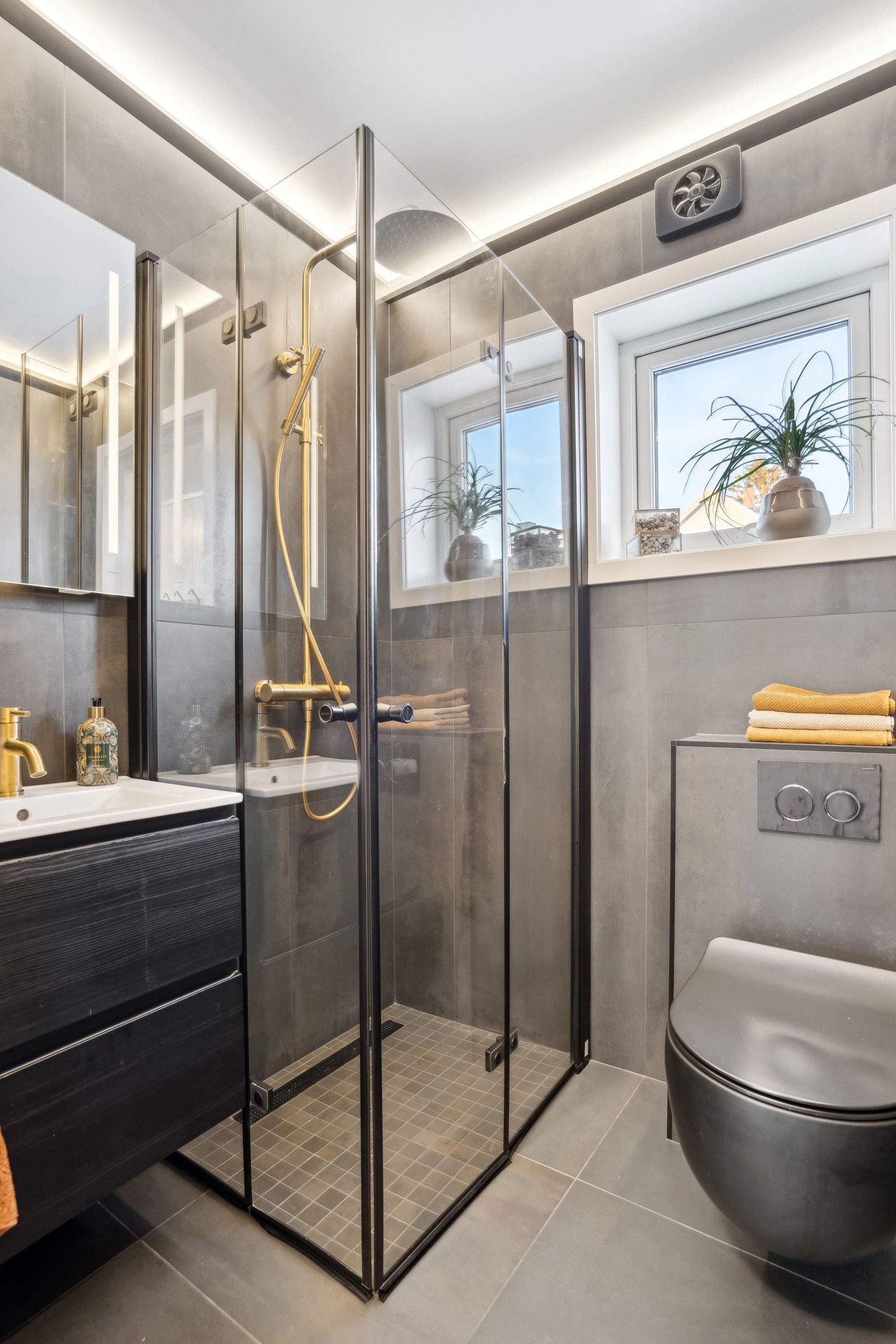 Helfliset lite bad i første etasje, etablert i 2020. Galleribilde