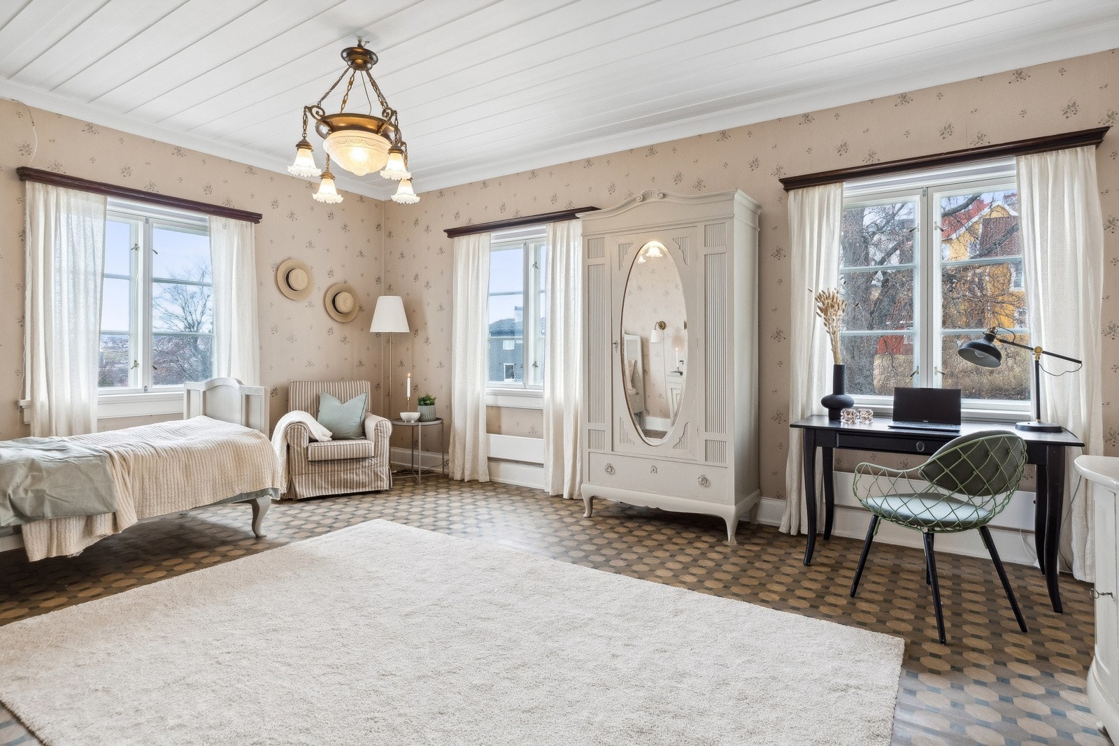 Med stort tålmod og nennsom hånd er de originale stilrekkene hentet frem igjen. Galleribilde