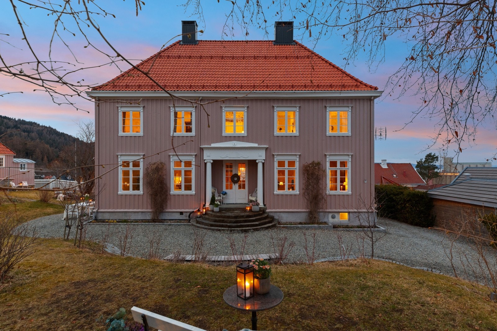 Huset fremstår med det originale preget intakt, og har gjennomgått et solid oppussingsarbeid i løpet av de 14 siste årene. Galleribilde