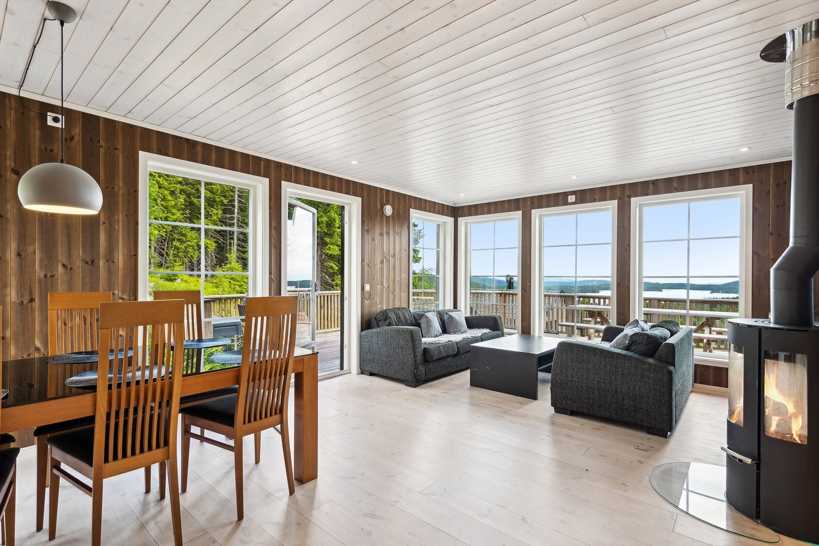 Stuens gode størrelse gir deg flere alternativer mtp. møblering Galleribilde