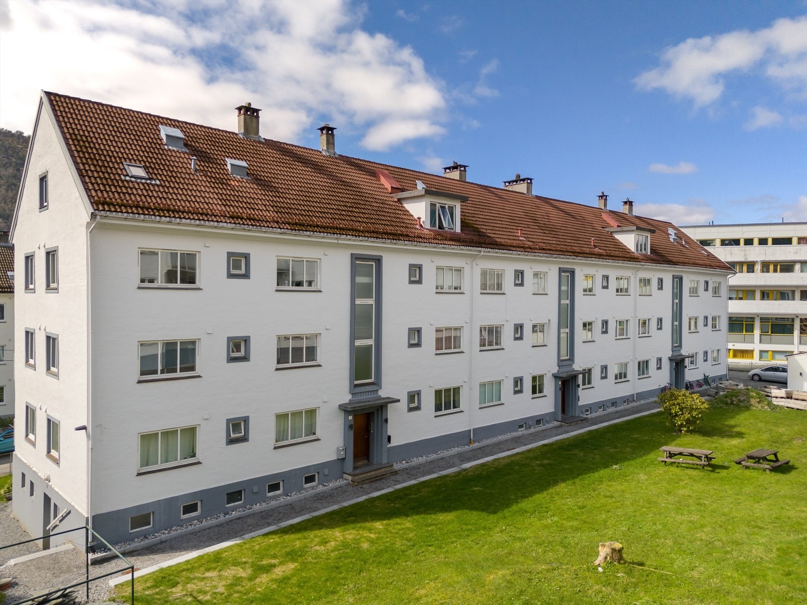 Leiligheten har en flott beliggenhet på Wergeland med kort gangavstand til buss- og bybanestopp, butikker, spisesteder, treningssenter m.m. Galleribilde