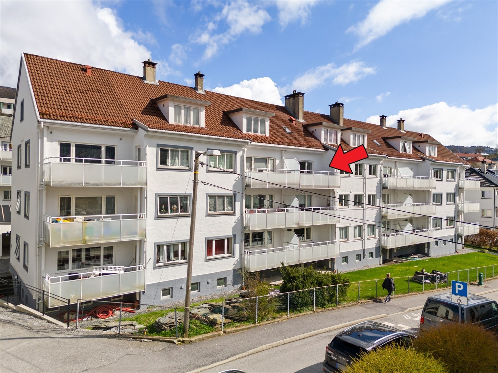 Leiligheten ligger fint til i byggets 3 etasje med vestvendt balkong og en sentral og attraktiv beliggenhet. Galleribilde