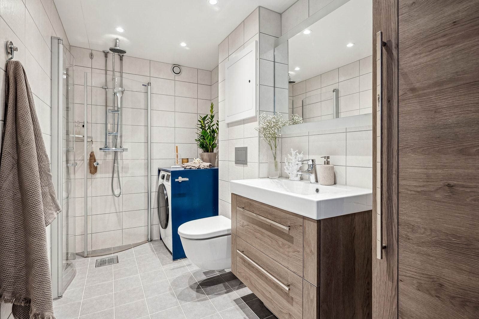 Pent flislagt bad som er renovert i regi av borettslaget. Galleribilde