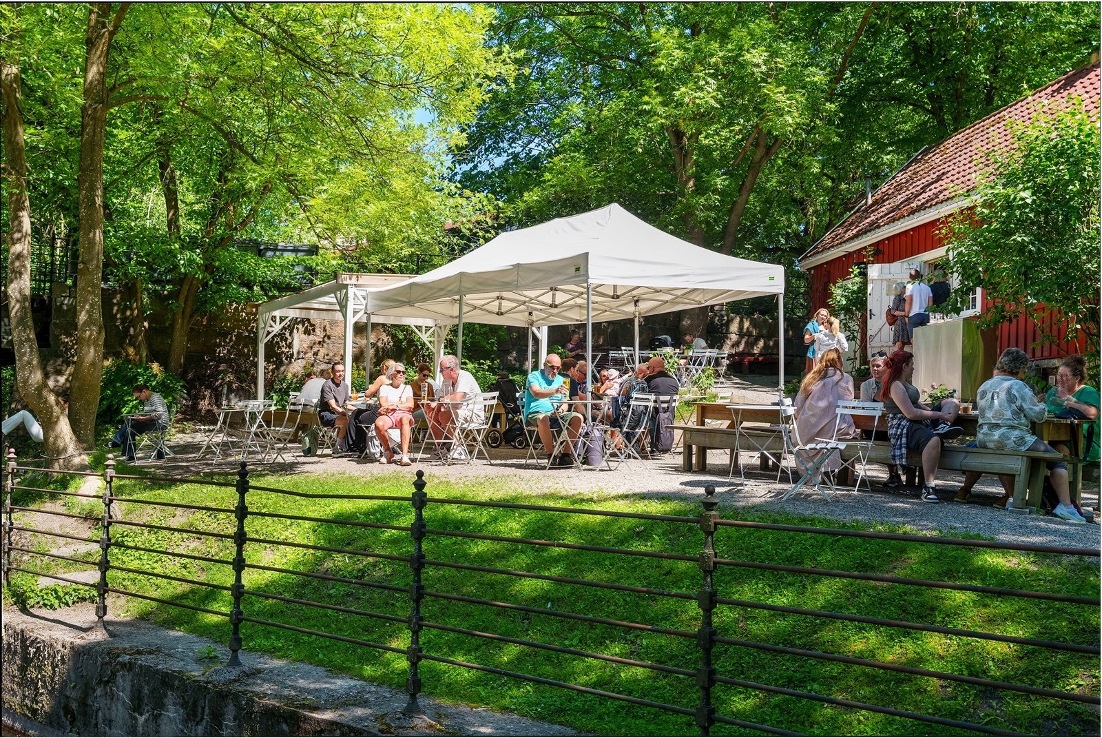Følger du Akerselva kun 200m finner du populære Anne på landet - Hønse-Lovisas hus Galleribilde