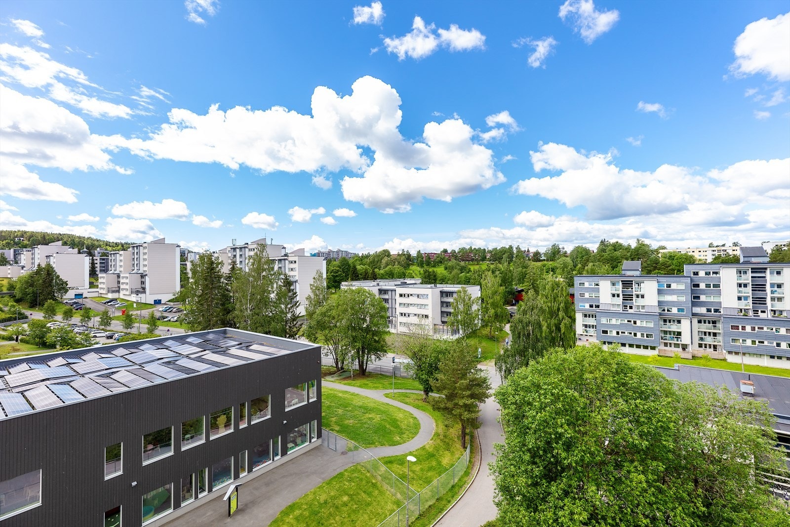 2(3)-roms leilighet i 7. etasje med utsikt over nærmiljøet Galleribilde