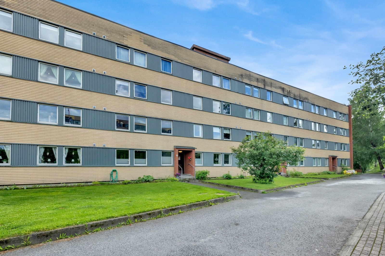 Gangavstand til barnehage, skoler og Mosenteret med butikker Galleribilde