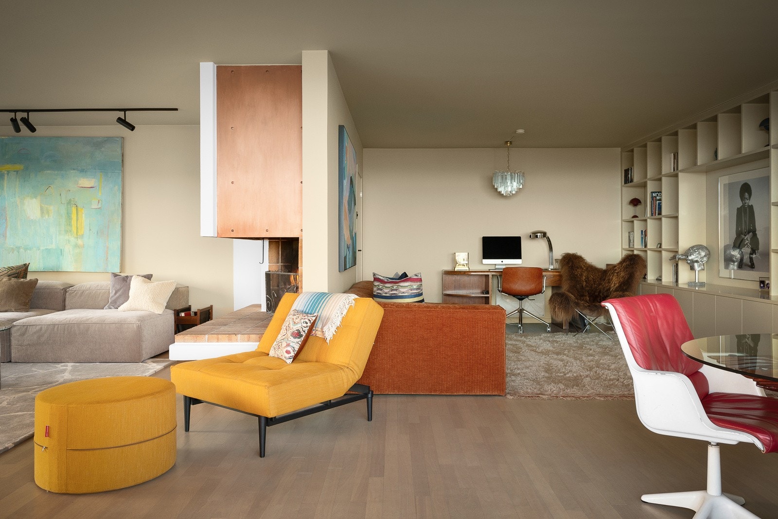 All belysning i leiligheten var nytt i 2023. Galleribilde