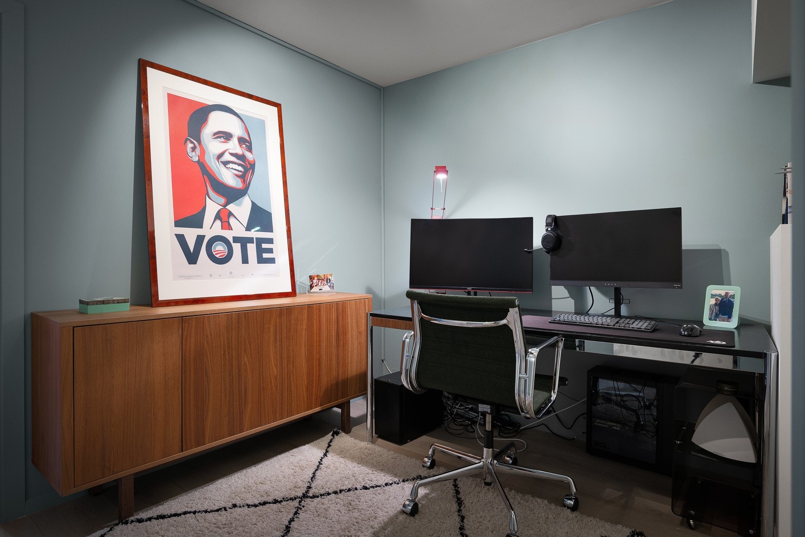 Praktisk kontor med god plass til skrivebord. Galleribilde