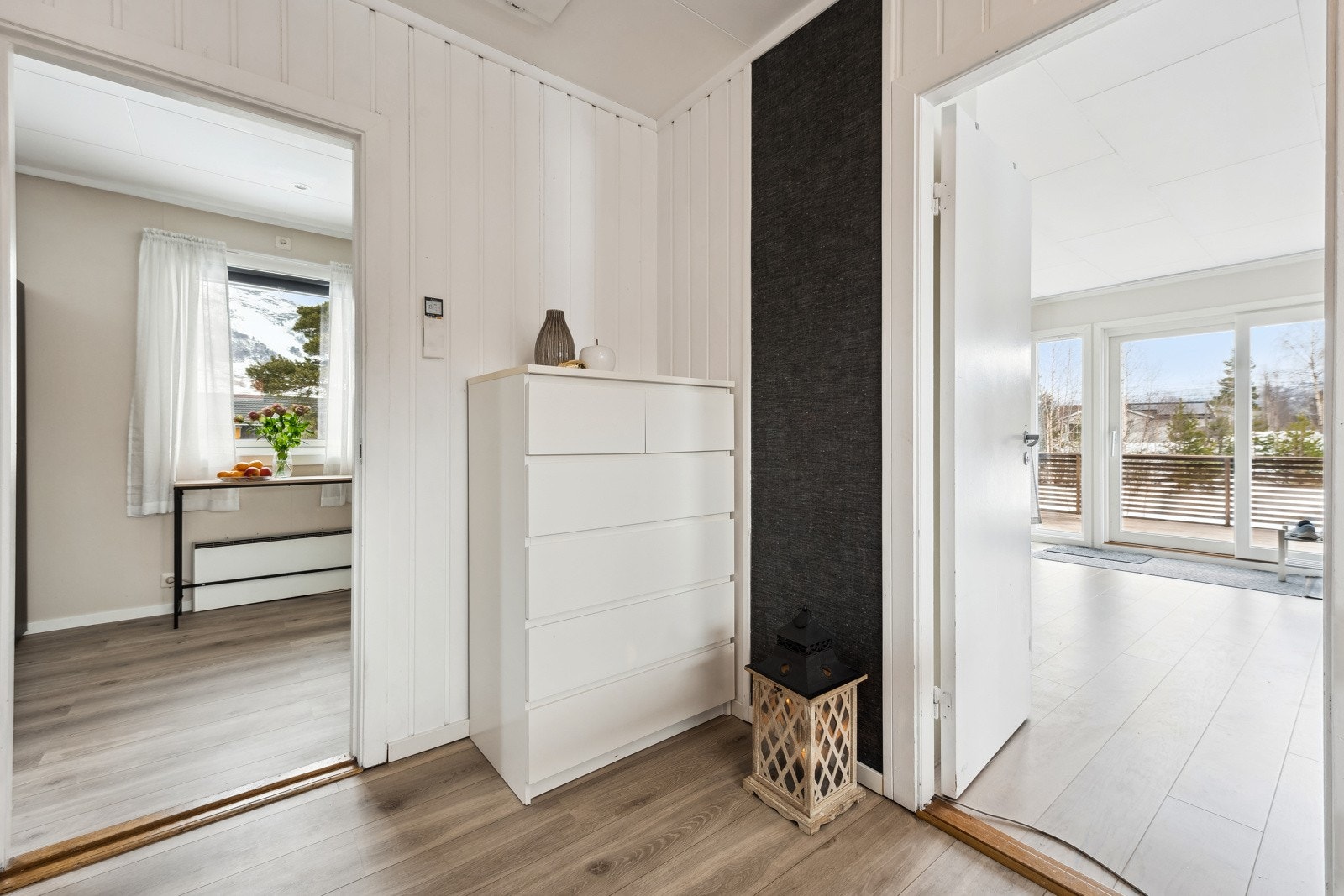 Fra stuen kommer man inn til kjøkkenet. Galleribilde