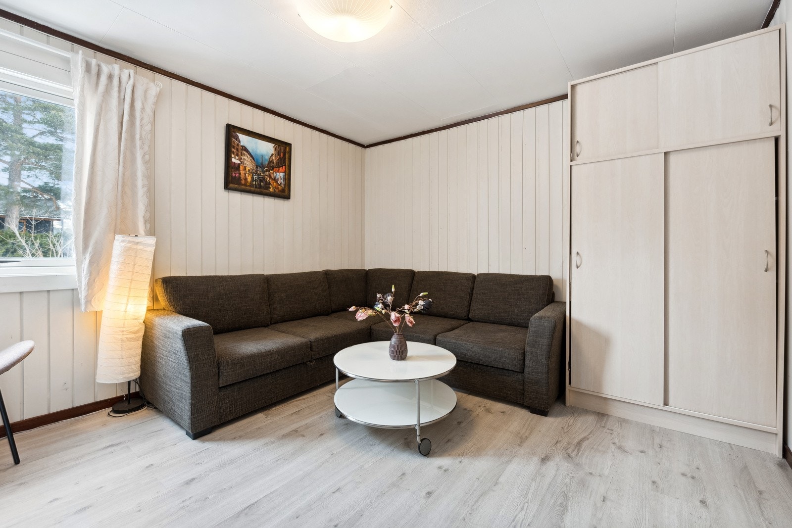 Gulvflater belagt med slitesterk laminat. Galleribilde