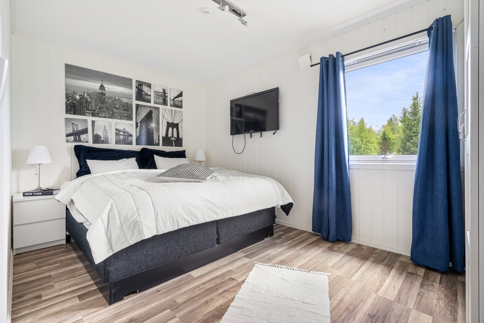 Boligen har 3 soverom i 1. etasje på henholdsvis 11, 9 og 7 kvm. Galleribilde