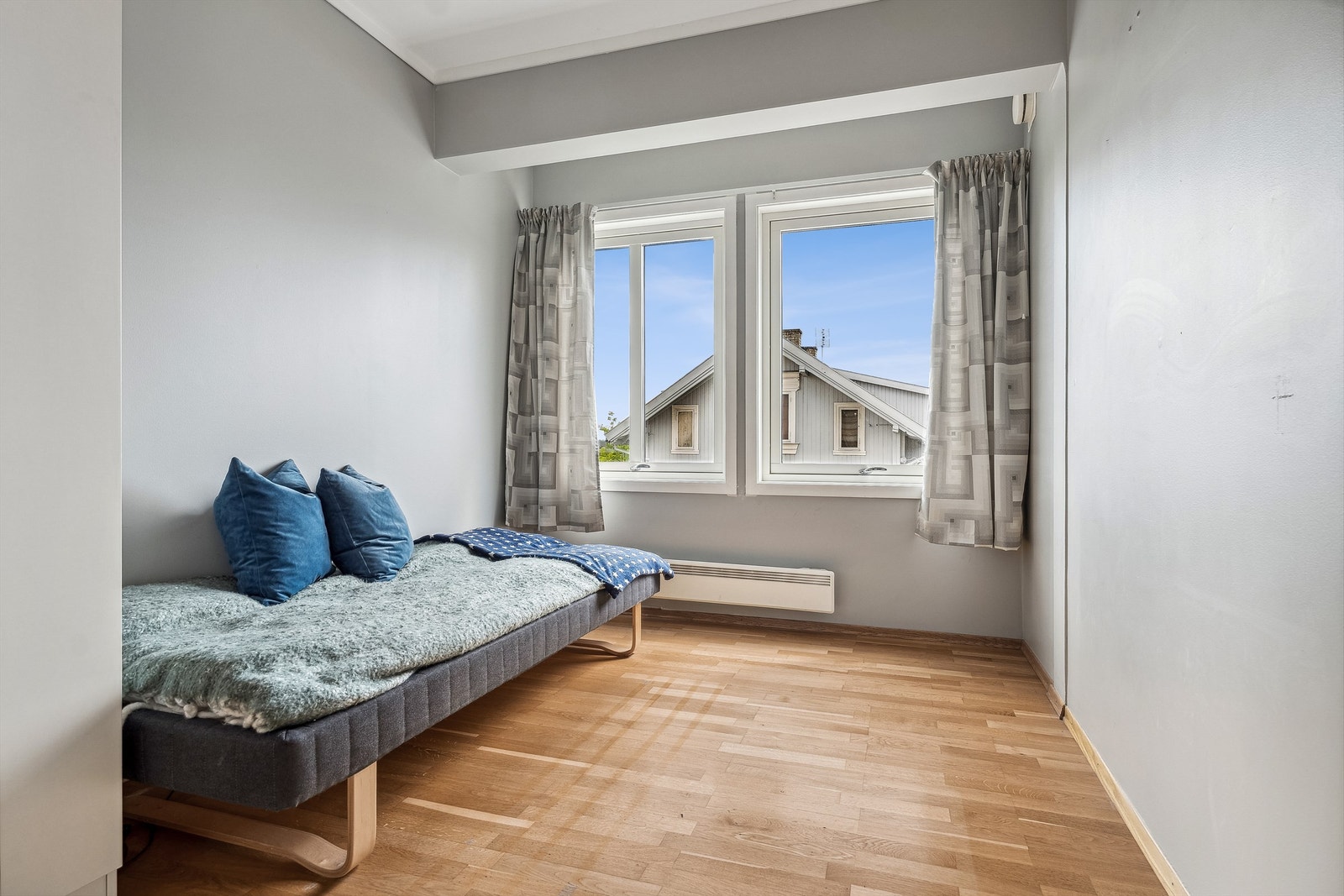Soverom nr. 2 med godt lysinnslipp Galleribilde