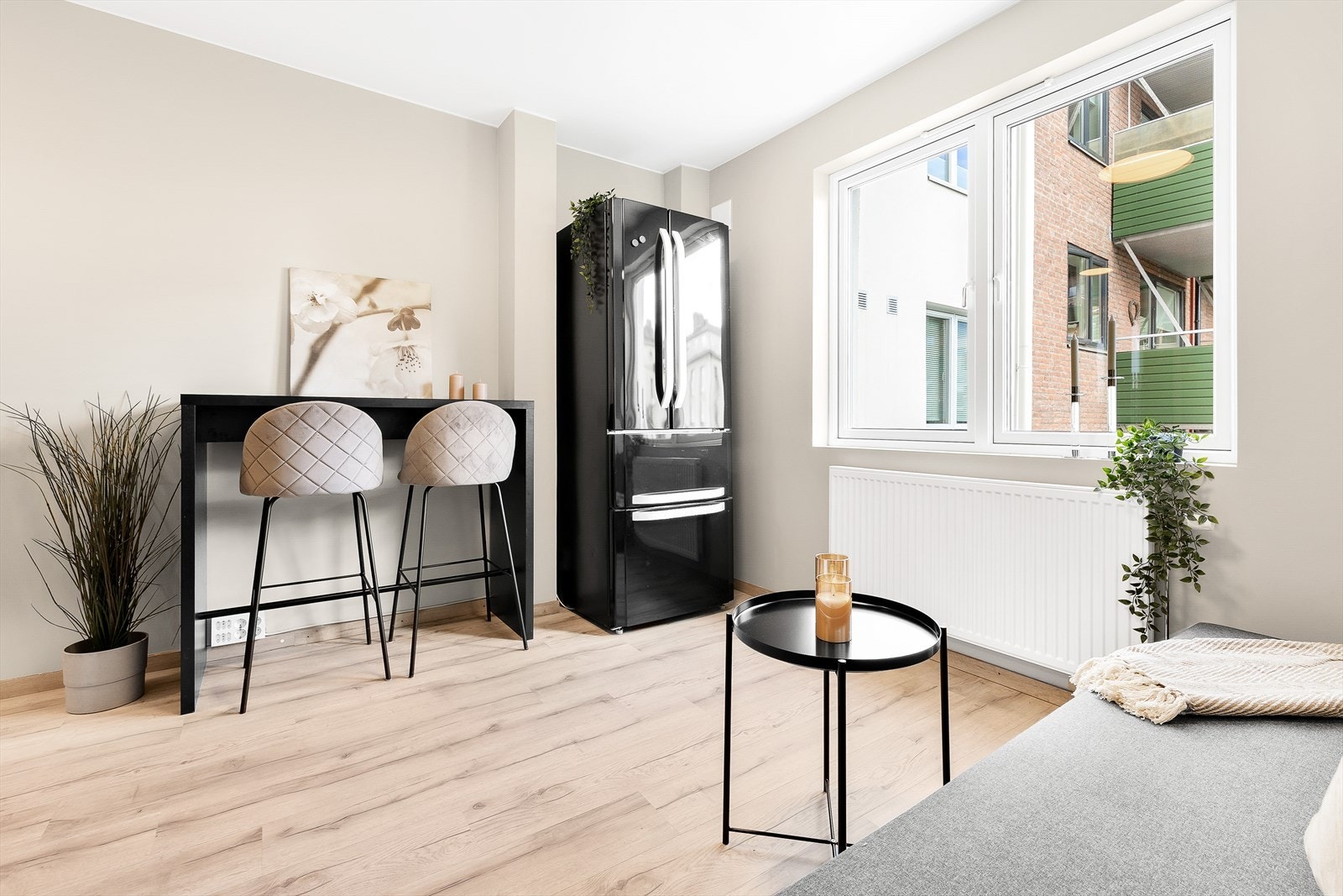 Eiendomsmegler1 v/ Mads Bådsvik har fått gleden av å presentere den perfekte muligheten til å komme seg inn på boligmarkedet - Velkommen til Stavangergata 46! Galleribilde