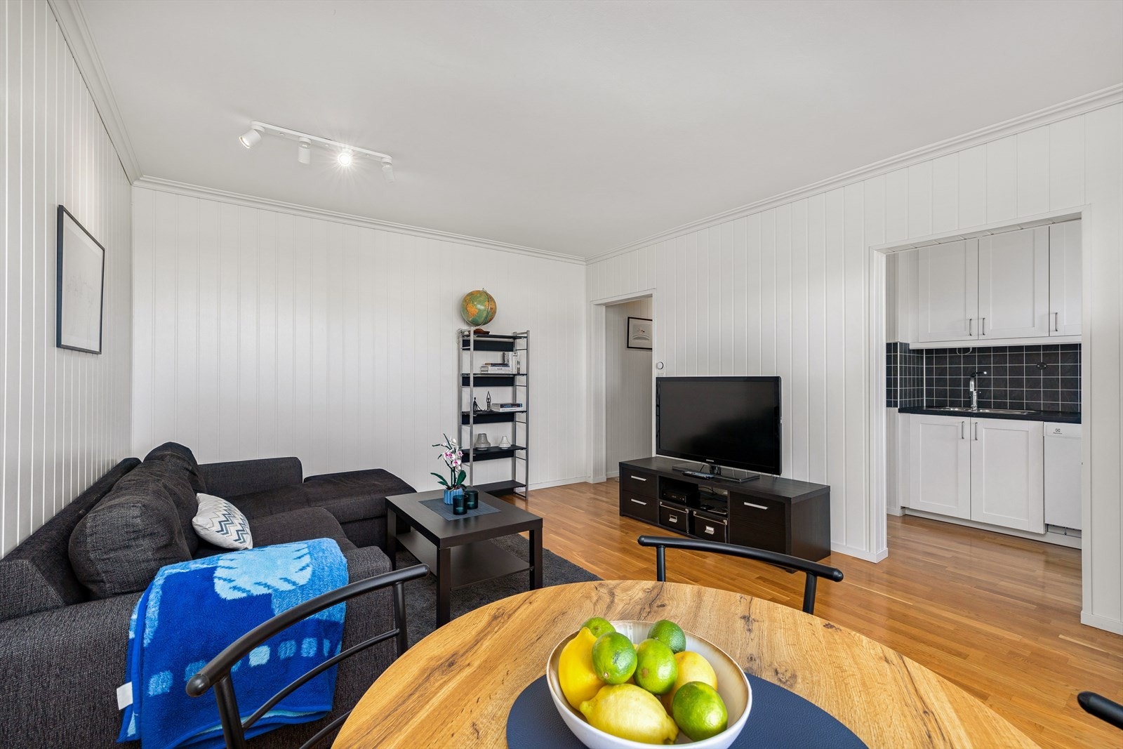 Halvåpen løsning mot kjøkkenet. Galleribilde