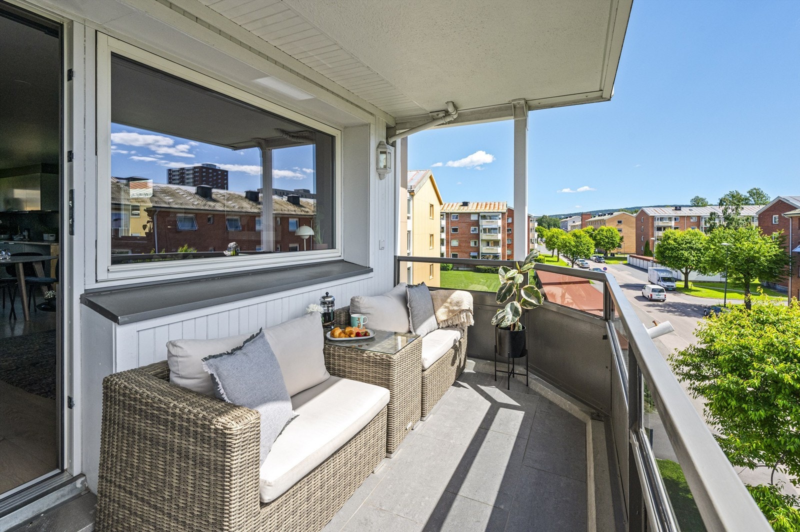 Tom Martinsen v/ Eiendomsmegler Krogsveen har gleden av å presentere Karl Staaffs vei 51! Galleribilde