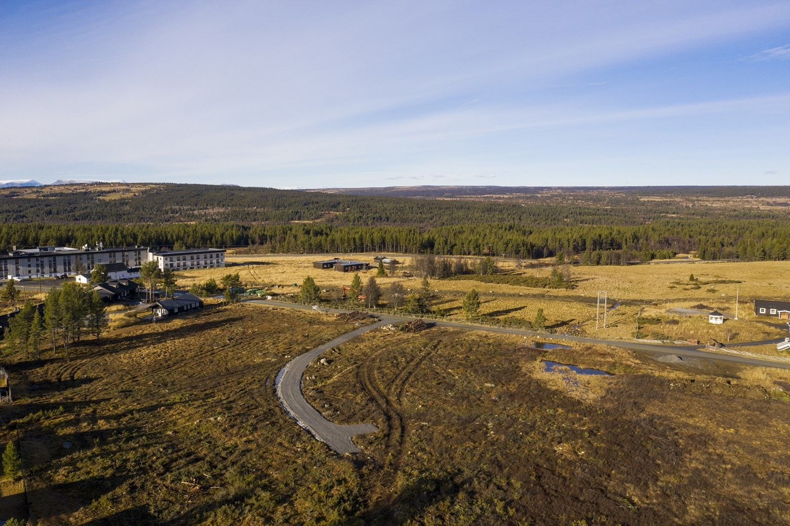 Joker Fjellbu i Tisleidalen ligger ca. 8 km fra hyttefeltet. Galleribilde