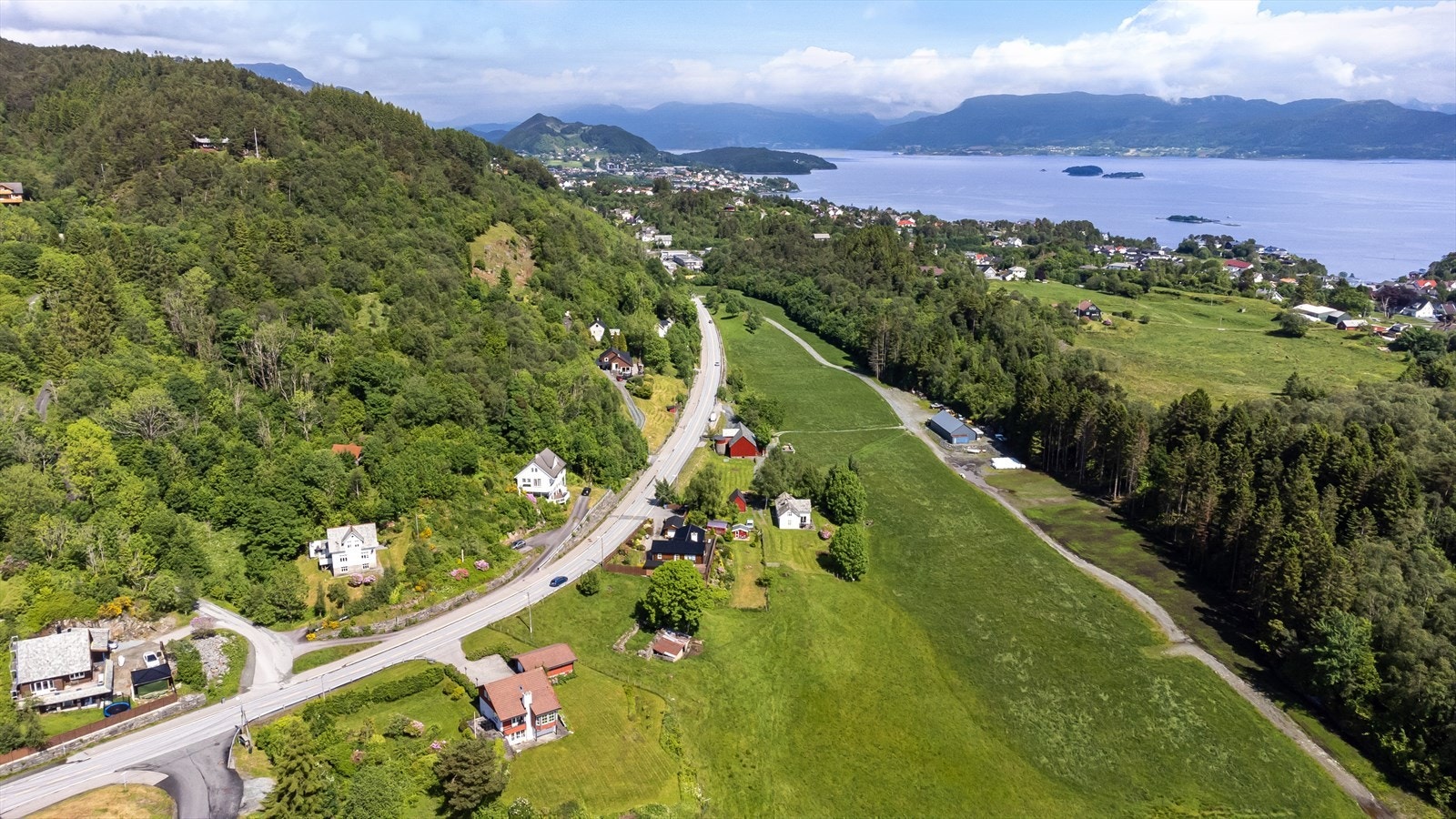 Etter åpning av E39 Svegatjørn-Rådal er reisetid kortet ned fra ca. 35 til ca. 17 minutter. Galleribilde
