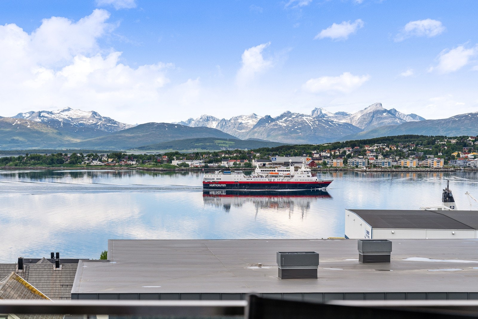 Magisk utsikt fra leiligheten. Galleribilde