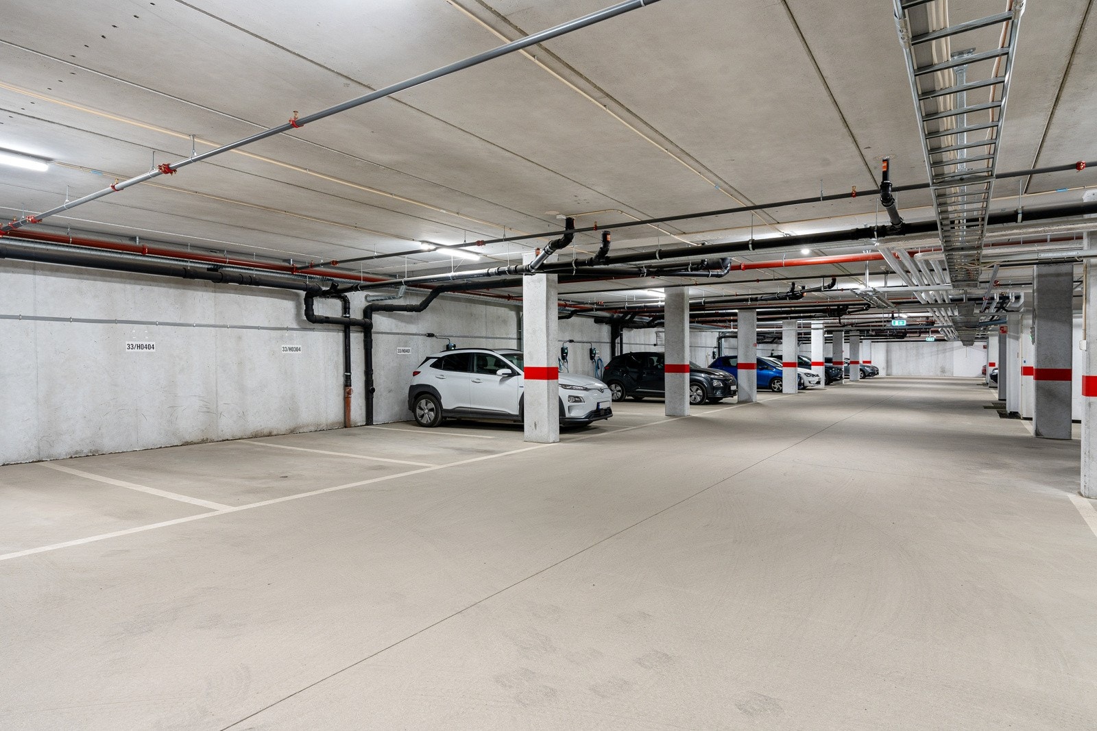 Parkeringsplass i oppvarmet garasjeanlegg. Mulighet for elbil-lader. Galleribilde