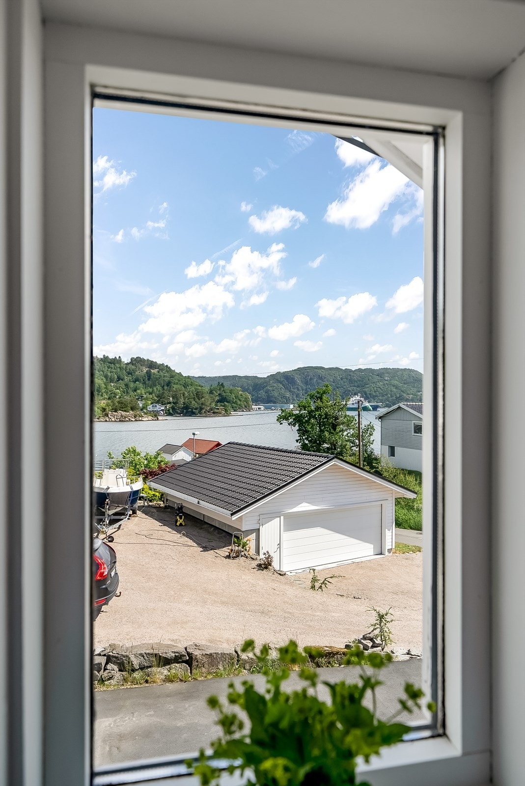 Utsikten sett fra soverom 2 på loft. Galleribilde