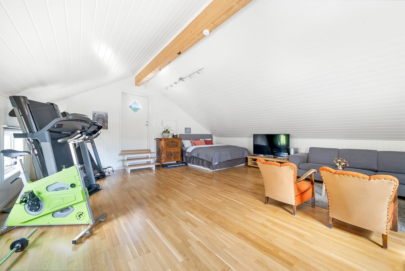 Loftet har vært i bruk til flere aktiviteter, men er opprinnelig godkjent som bod. Galleribilde