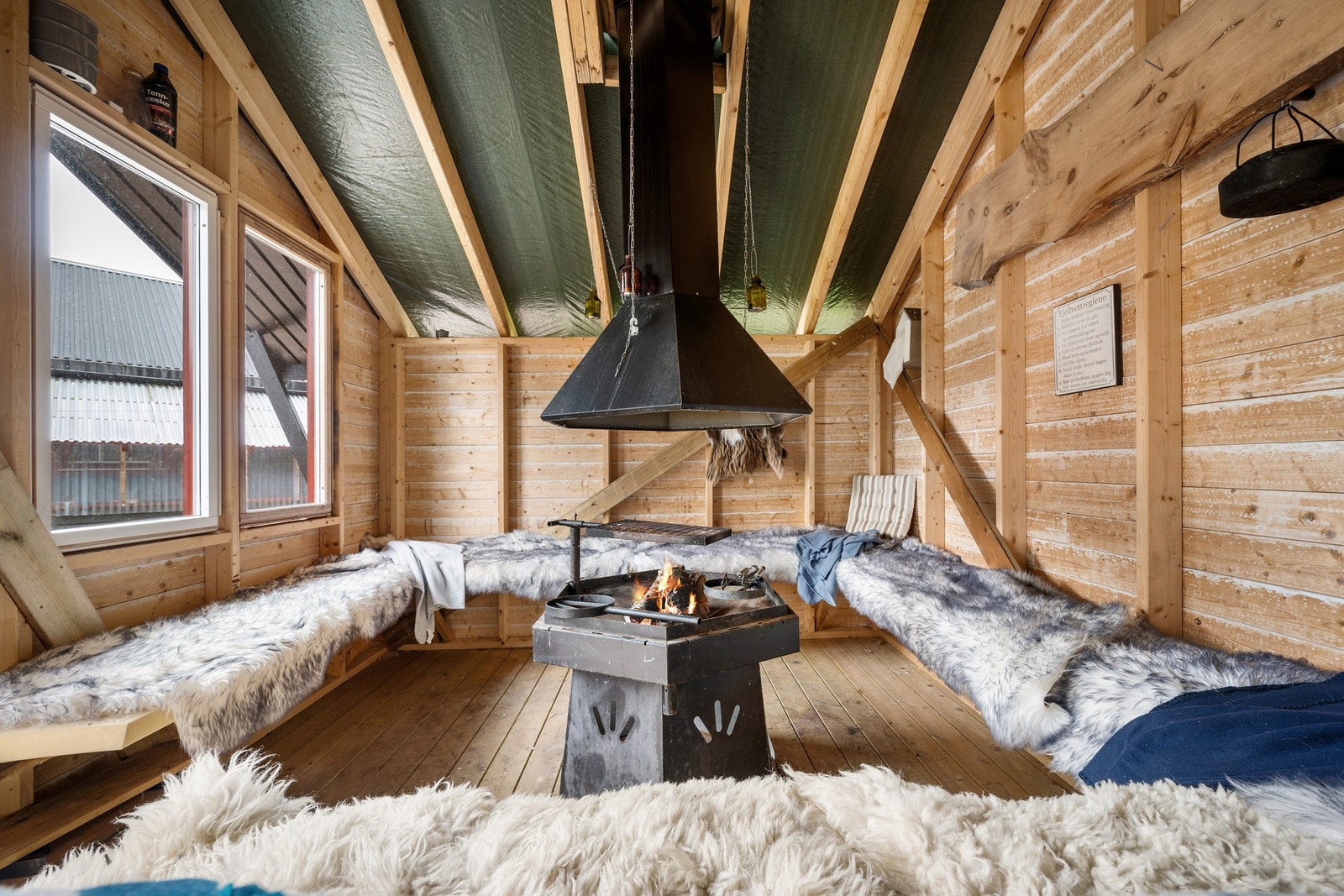 Stor grillhytte bygget i 2017 Galleribilde