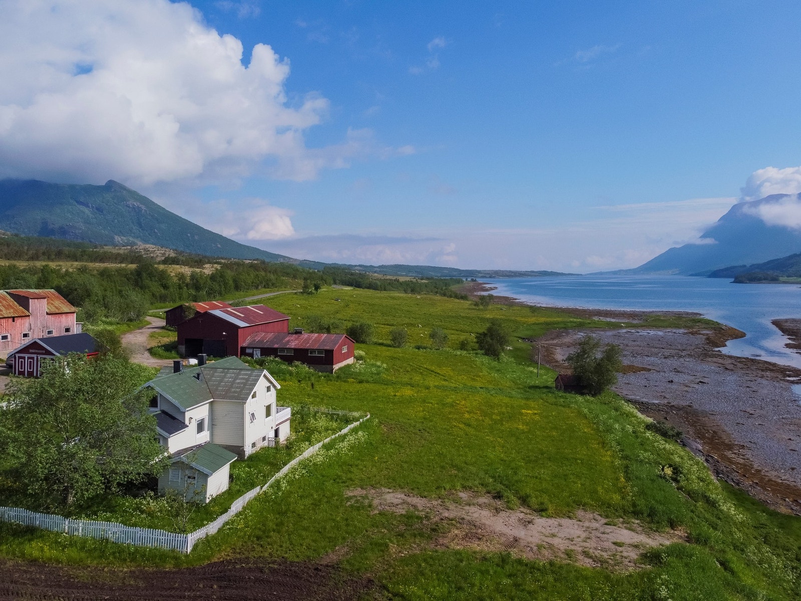 Velkommen til Bogøyveien 19 - Presentert av Eiendomsmegler1 Nord-Norge Galleribilde