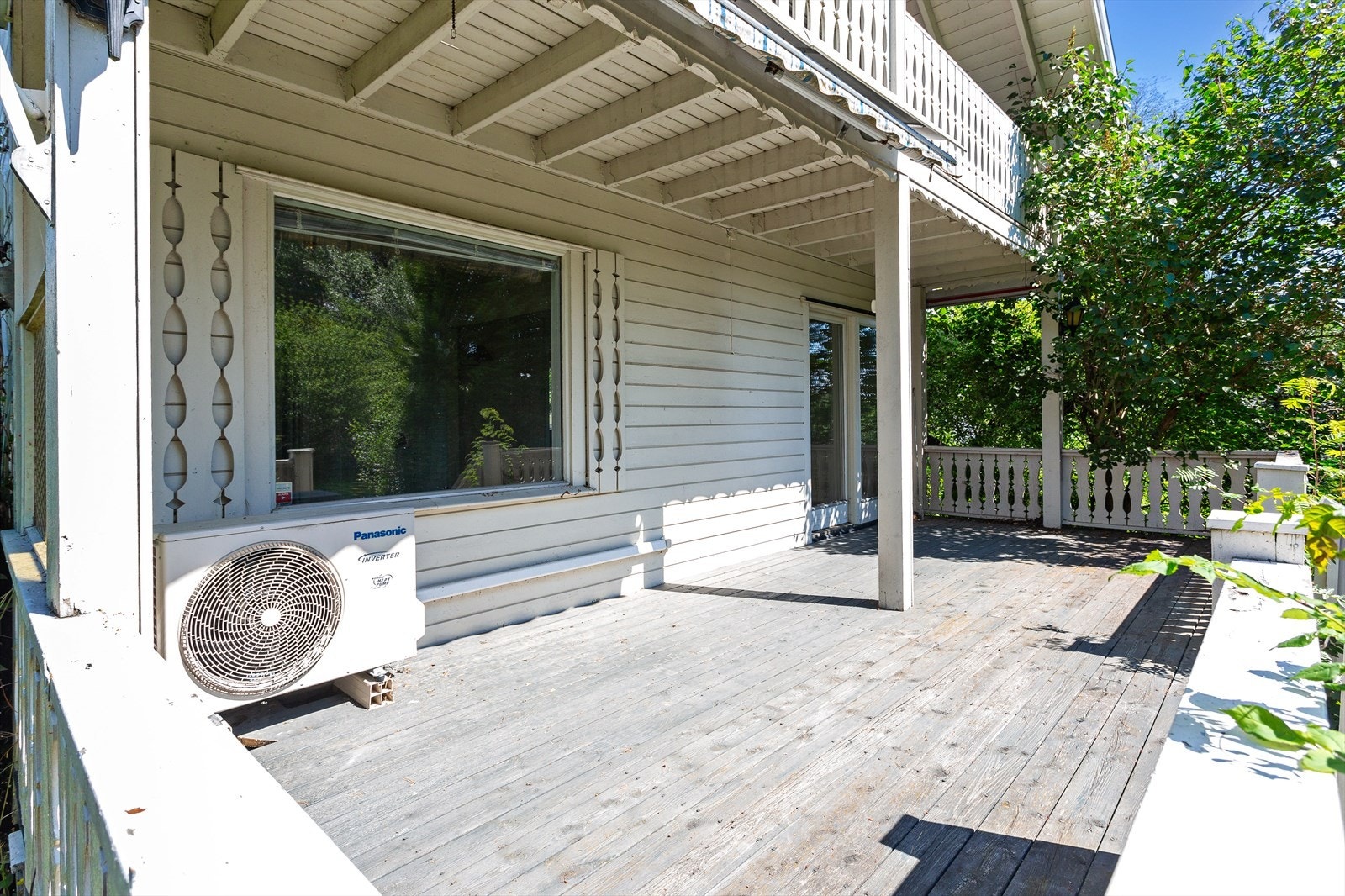 Det er montert luft til luft varmepumpe i stuen. Galleribilde