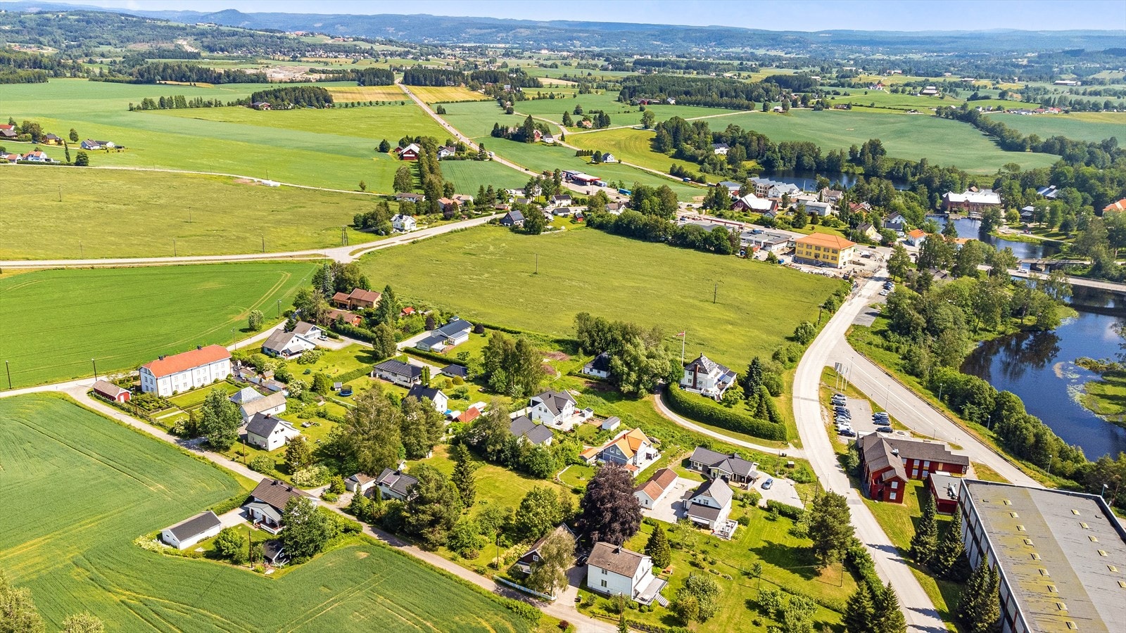 Tomt og nærområdet. Galleribilde
