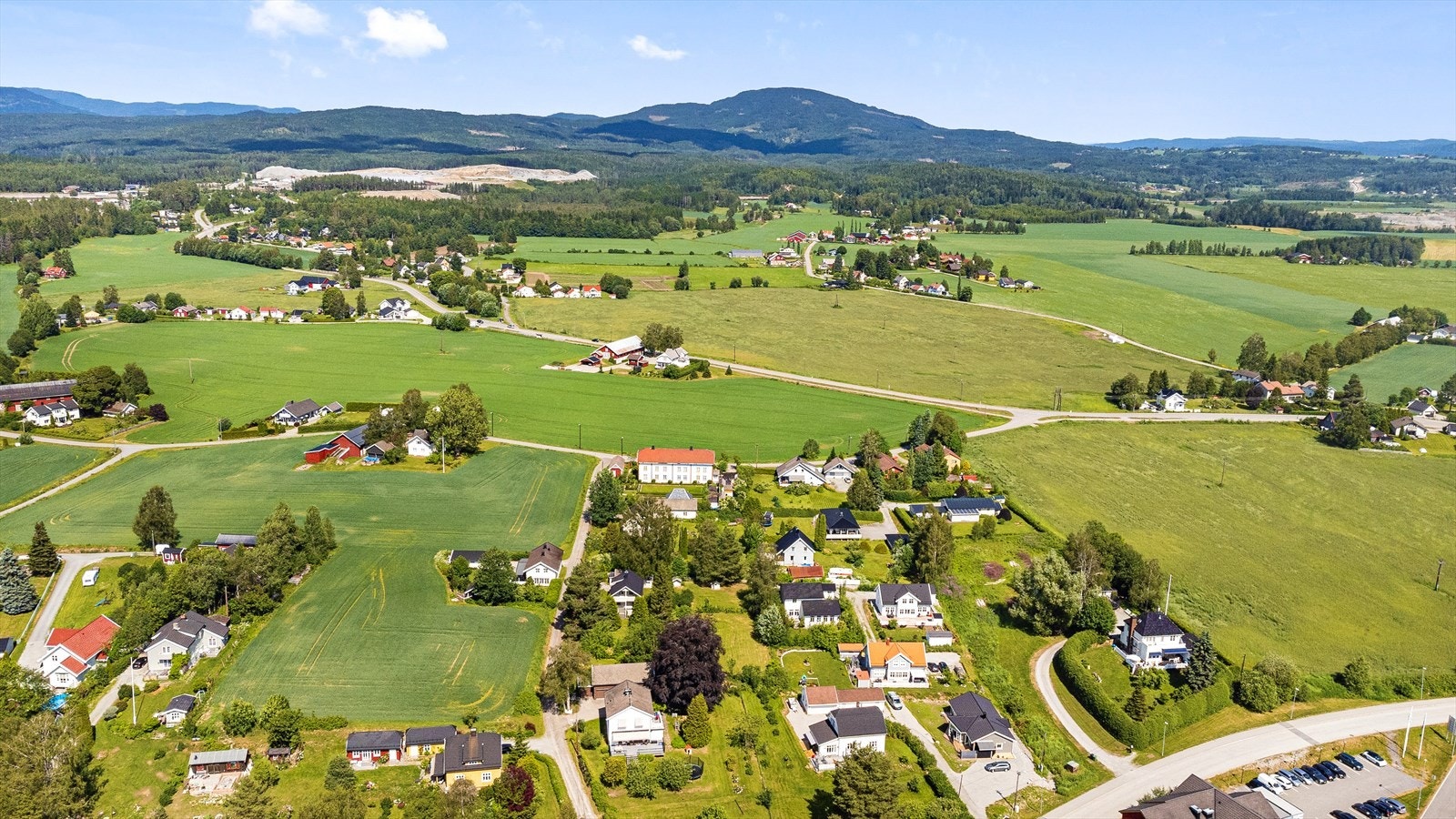 Tomt og nærområdet. Galleribilde