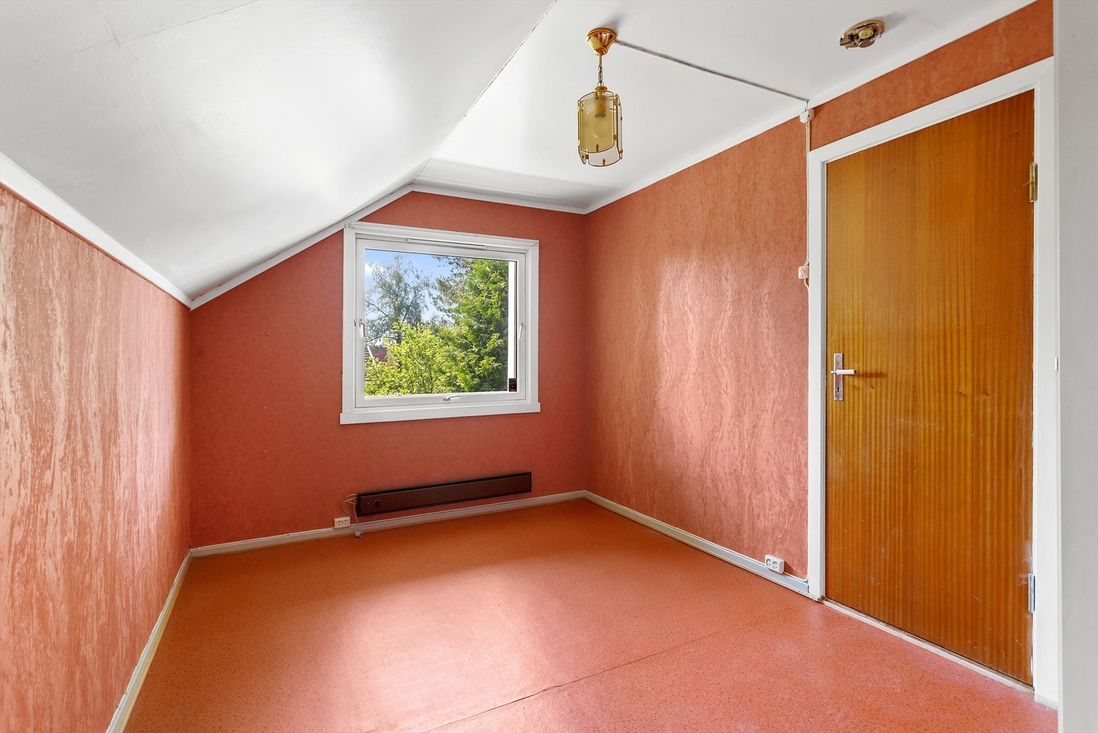 Soverom 2 og 3 kan utnyttes alt etter behov og kan fint fungere som barne-, gjesterom, kontor eller lignende. Galleribilde